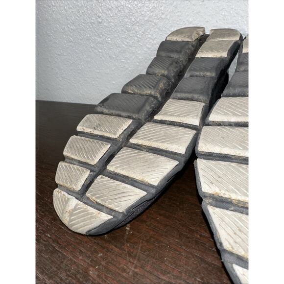 On Cloud X 3 60.98696 Black Silver Sneakers Shoes Womens Size 7 EUC - Picture 10 of 11